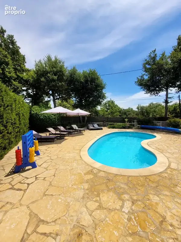 A Régusse, villa sur 2 niveaux avec piscine et garage - photo 4
