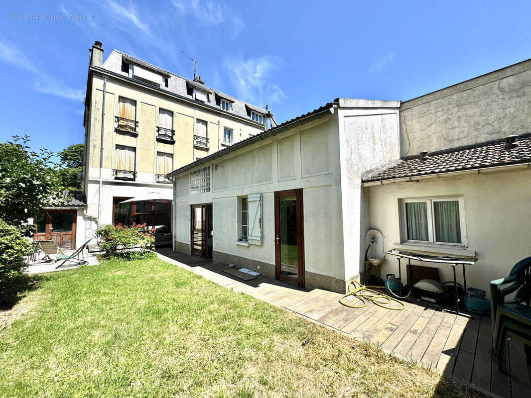 Appartement à CHARENTON-LE-PONT