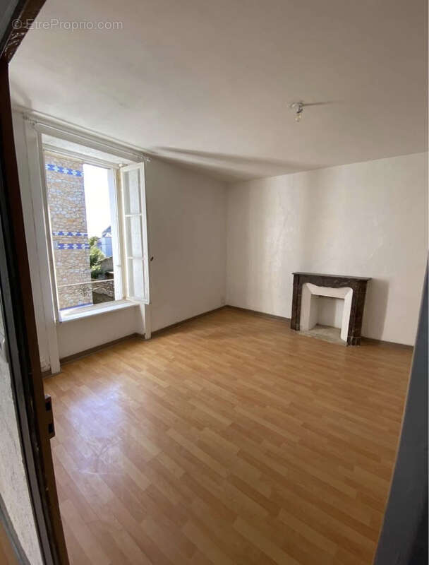 Appartement à FOUGERES