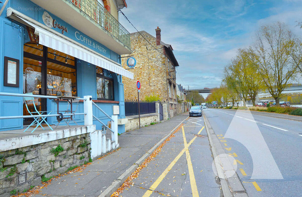 Commerce à CONFLANS-SAINTE-HONORINE