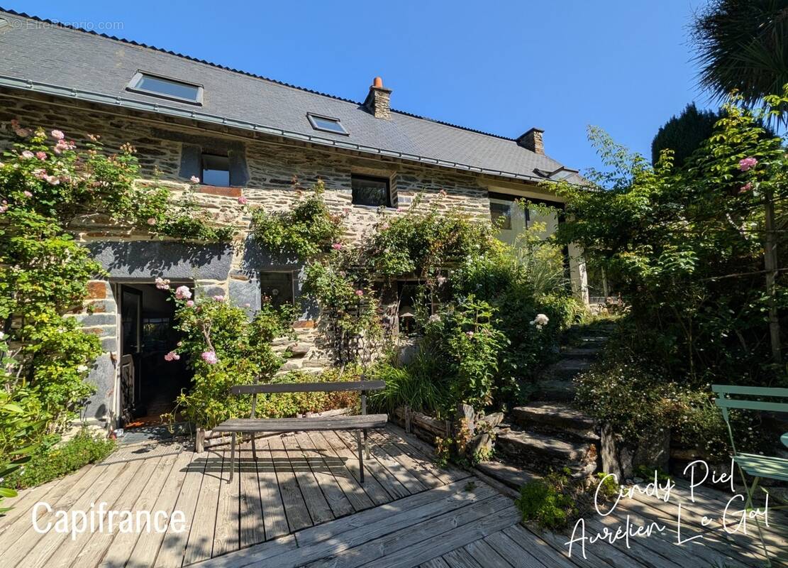 Maison à CARENTOIR