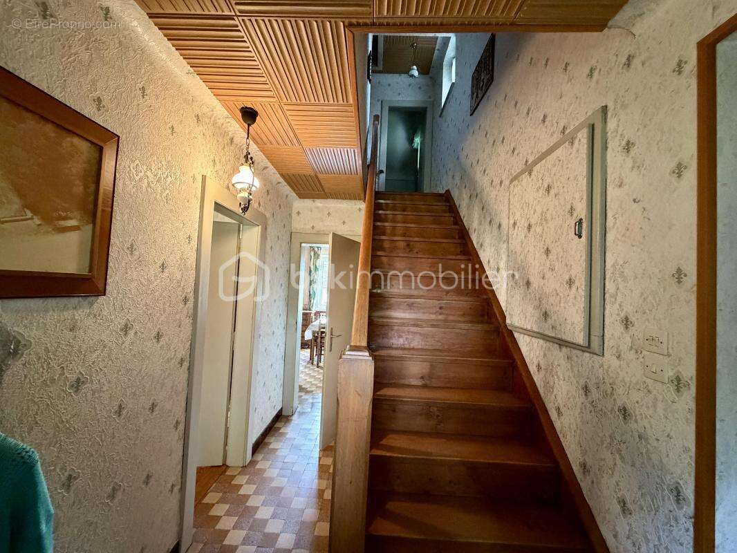 Maison individuelle d’environ 103 m² implantée sur un terrain de 18 ares - photo 7