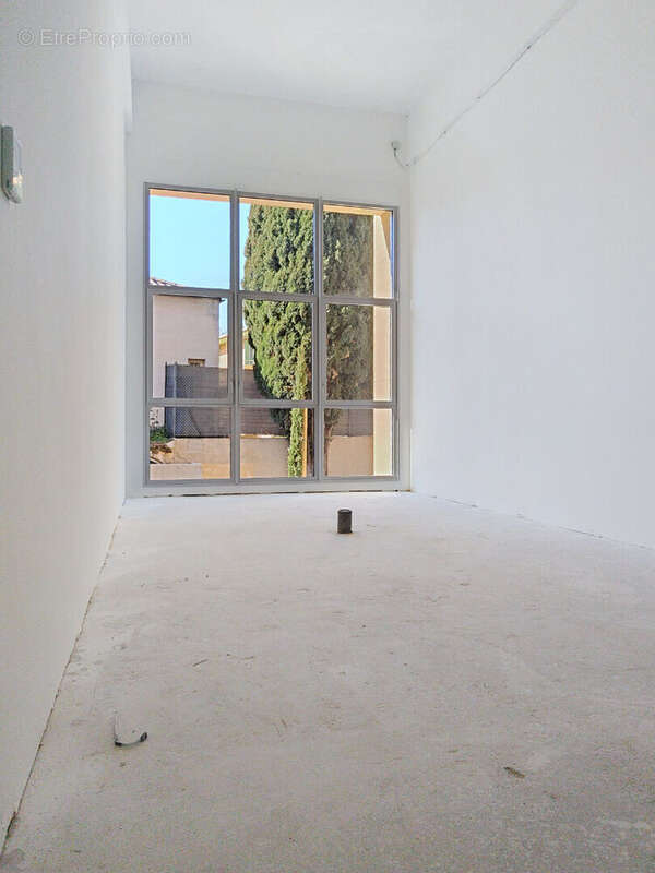 Commerce à AIX-EN-PROVENCE