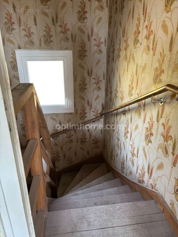 Maison 8 pièces à rénover de 200 m² avec permis accepté pour création de 2 logements – Moulidars (16290) - photo 9