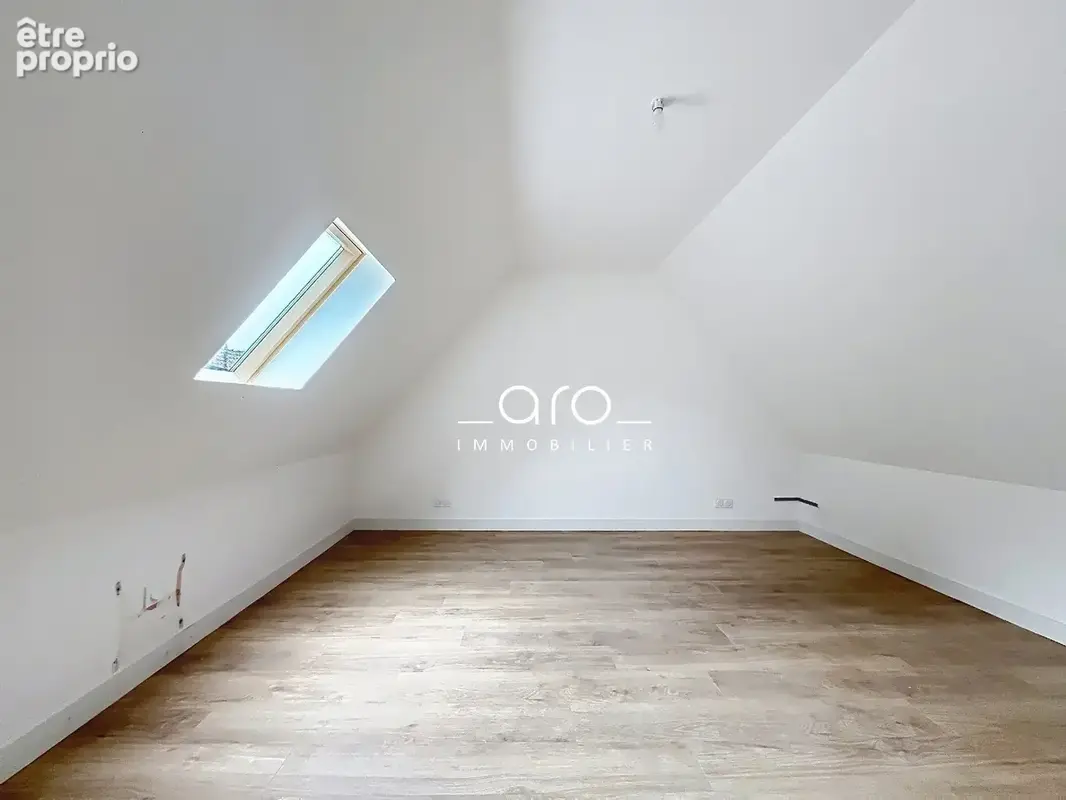 Maison 104 m² à Camphin-En-Pevele  - photo 9