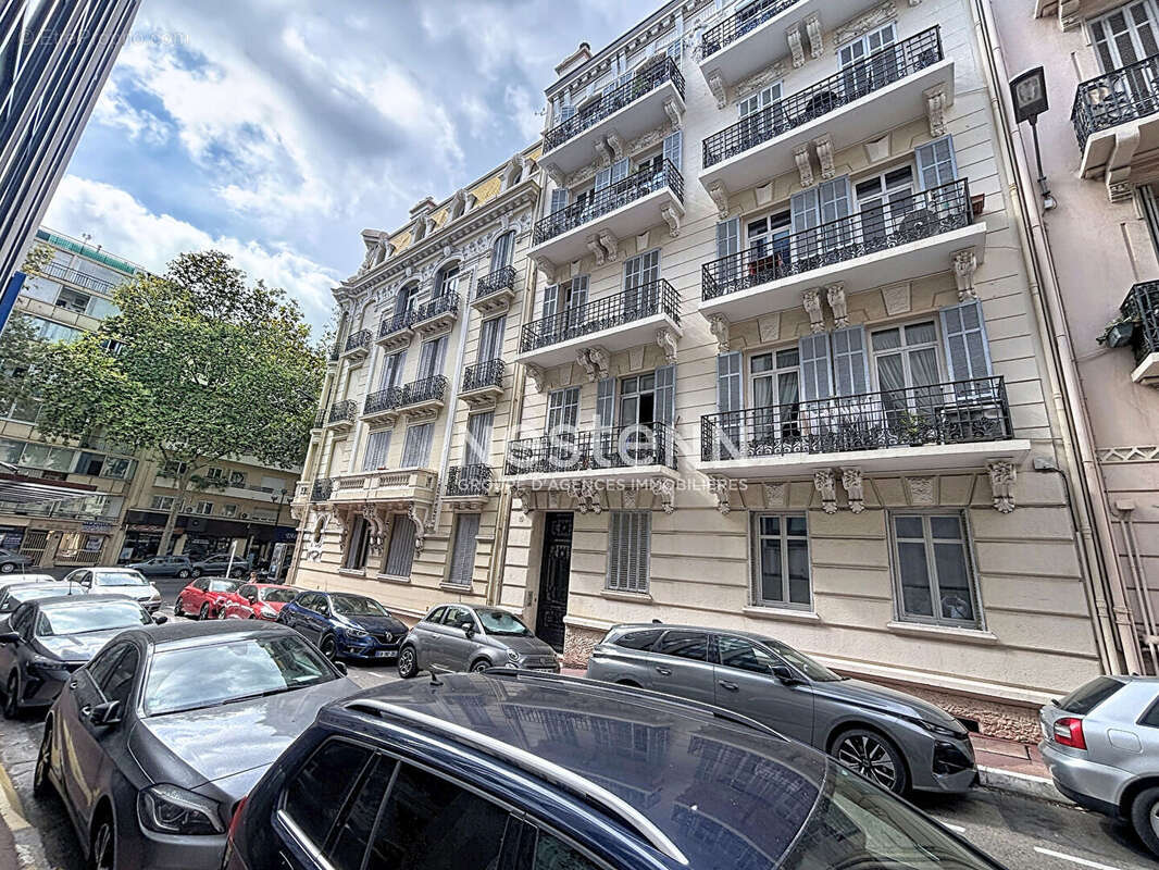 Cannes - Studio Rez-de-Jardin - Vendu Loué - Secteur Carnot - Investissement - photo 5