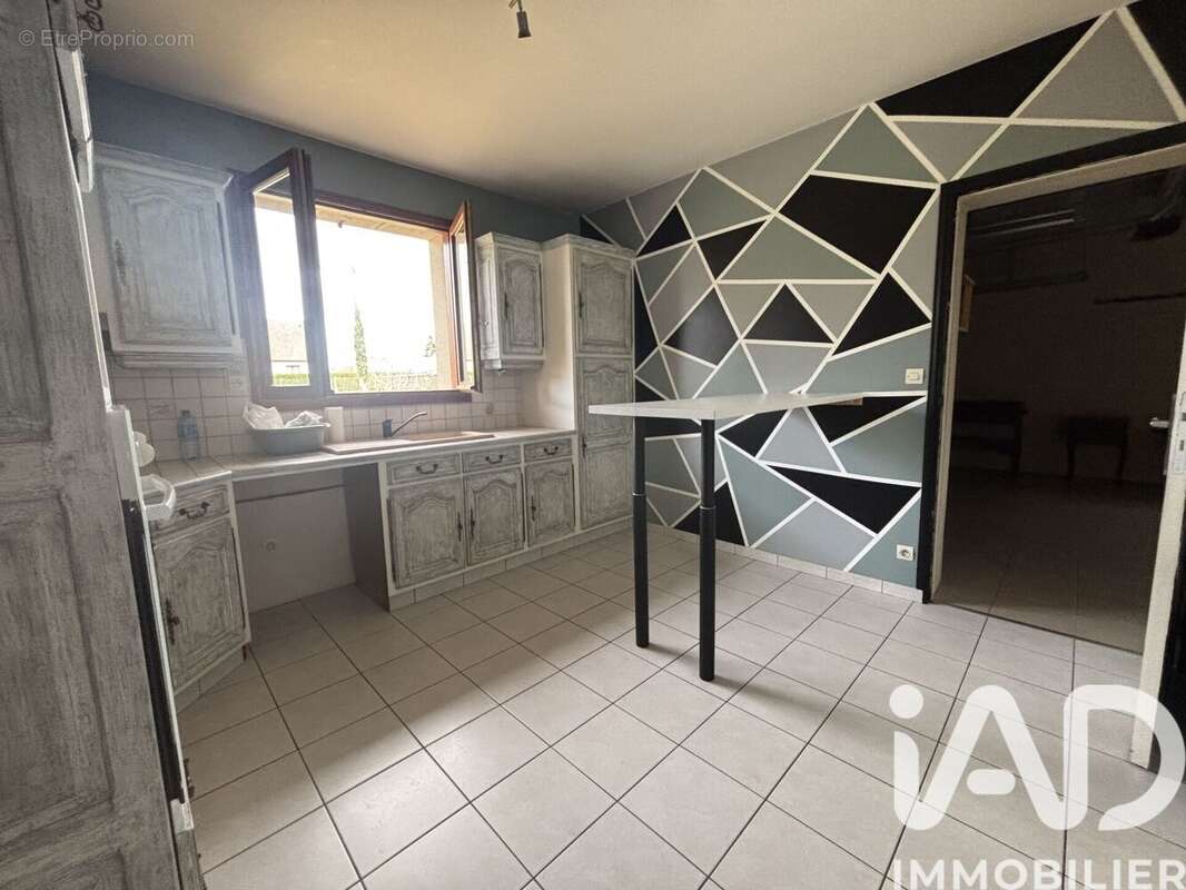 Maison 176 m² à Teloche  - photo 3