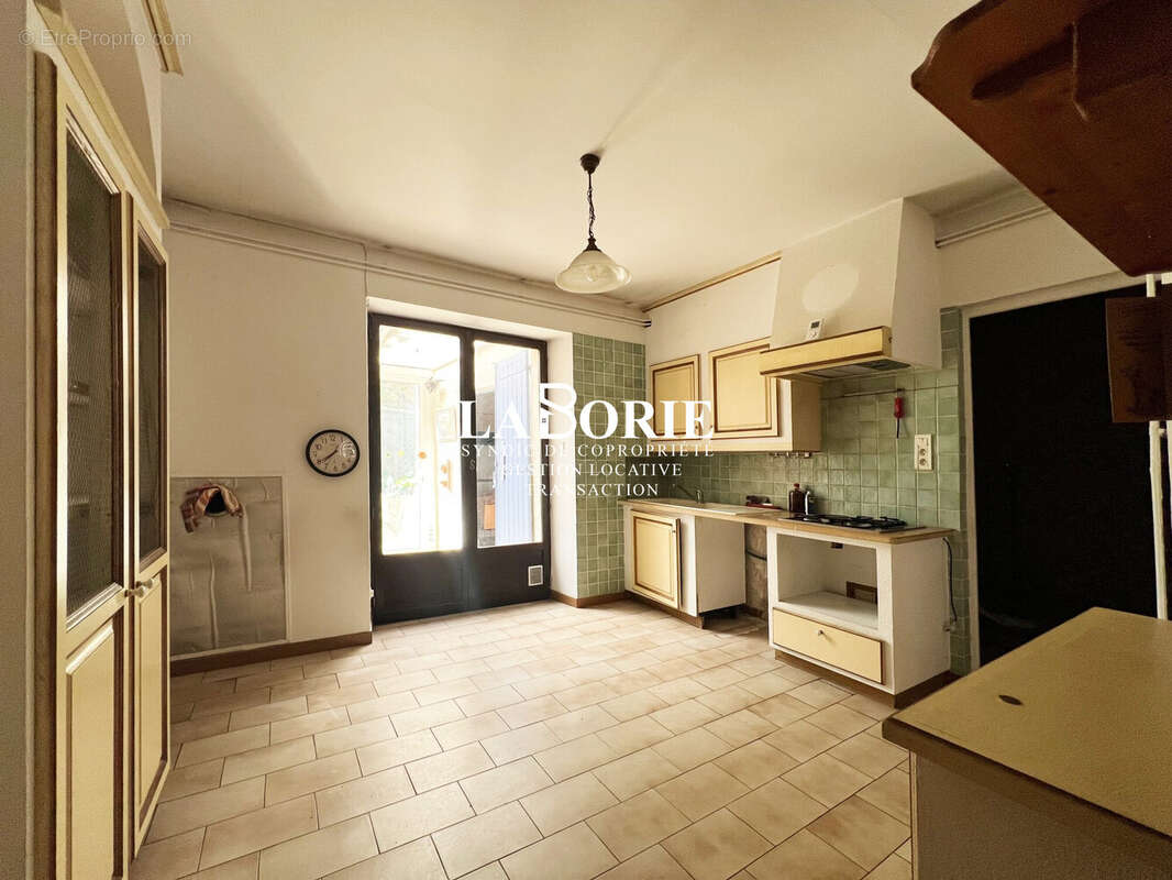 Maison 15 pièces 245 m² à vendre à Orange (84100) - photo 6