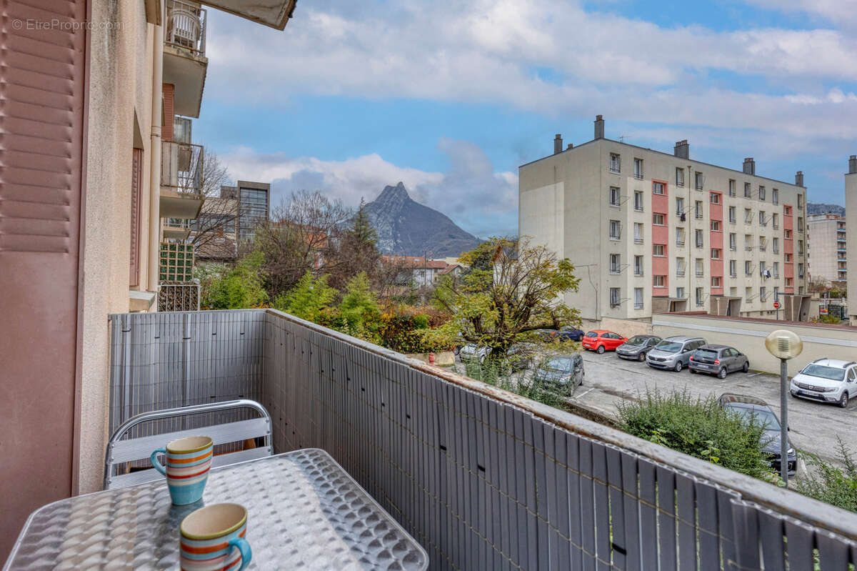 Appartement à FONTAINE