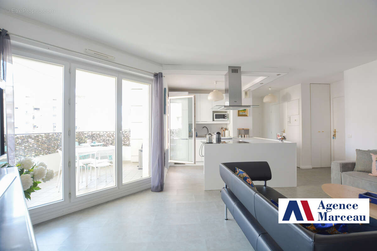 Appartement à COURBEVOIE