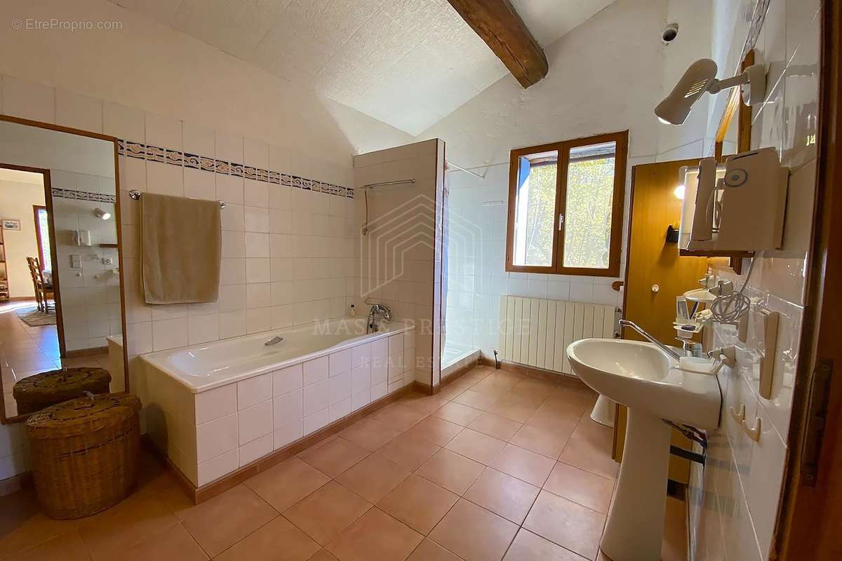 Maison à SAINT-LAURENT-DE-CERDANS