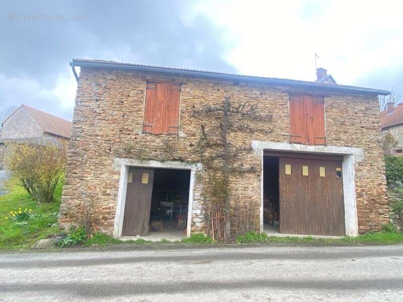 Maison à FOLLES