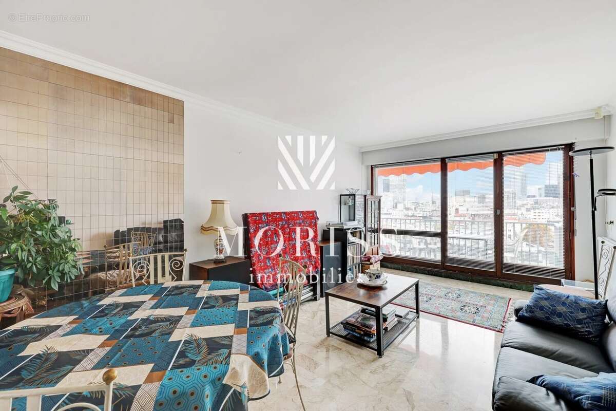 Appartement à COURBEVOIE