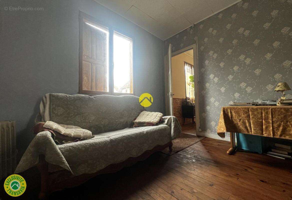 Maison à YDES
