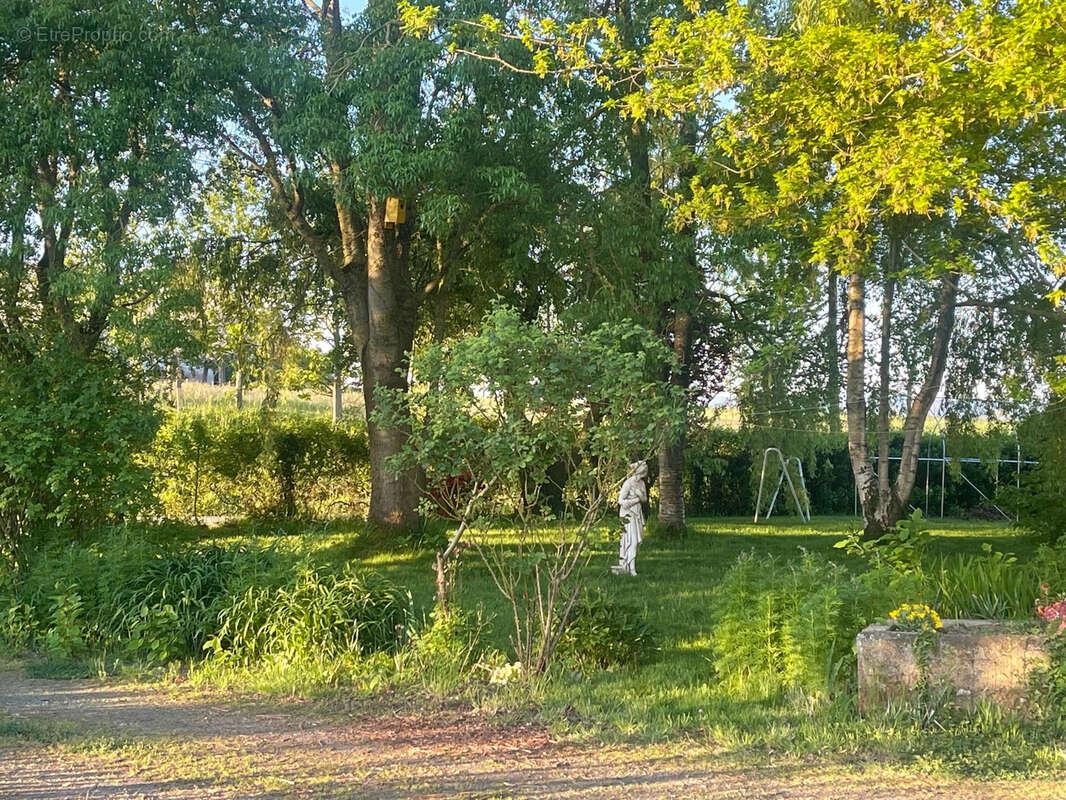 Maison à LANDELLES-ET-COUPIGNY