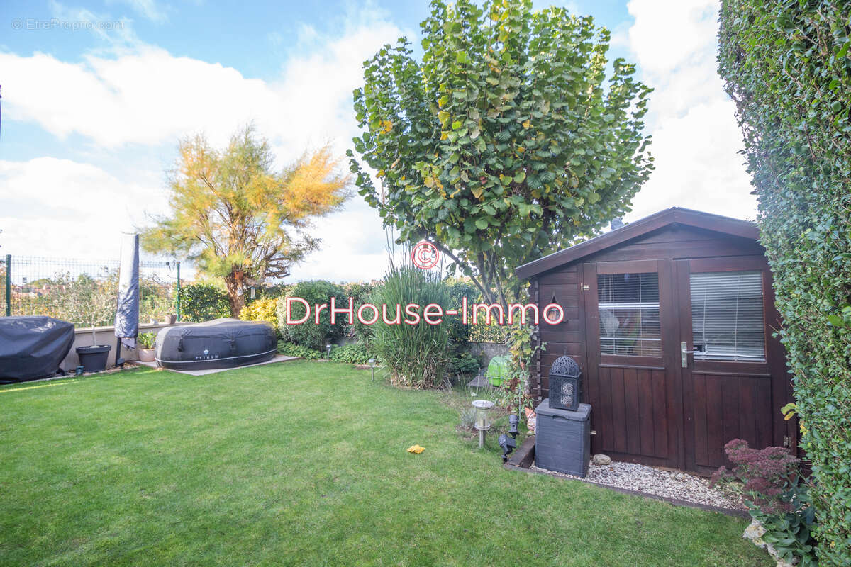 Maison à ECQUEVILLY