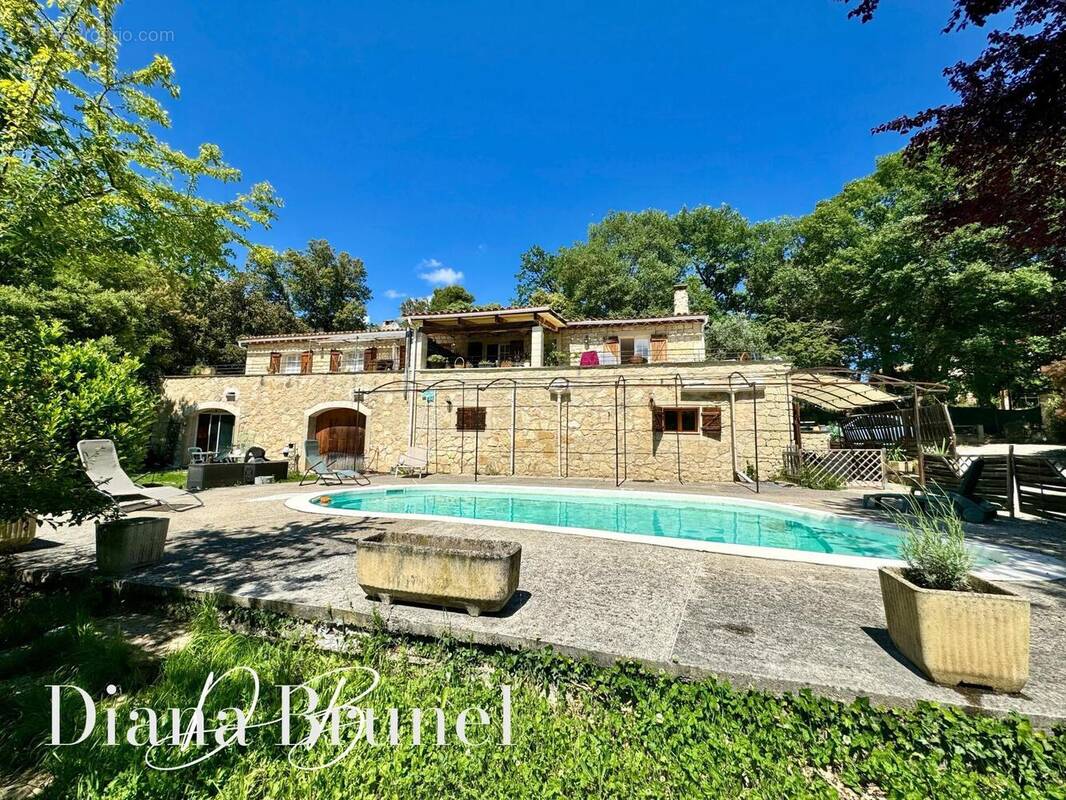 Photo 1 - Maison à LA TOUR-D'AIGUES