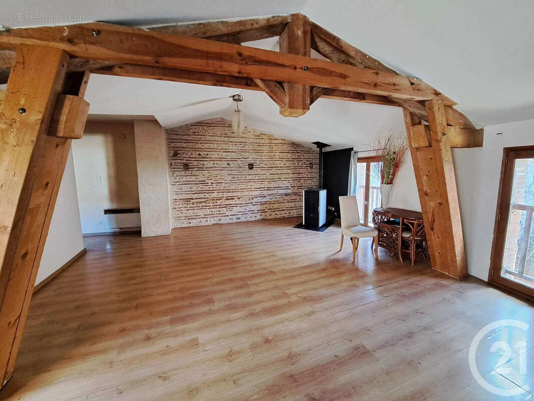 Maison à MONTESQUIEU-VOLVESTRE