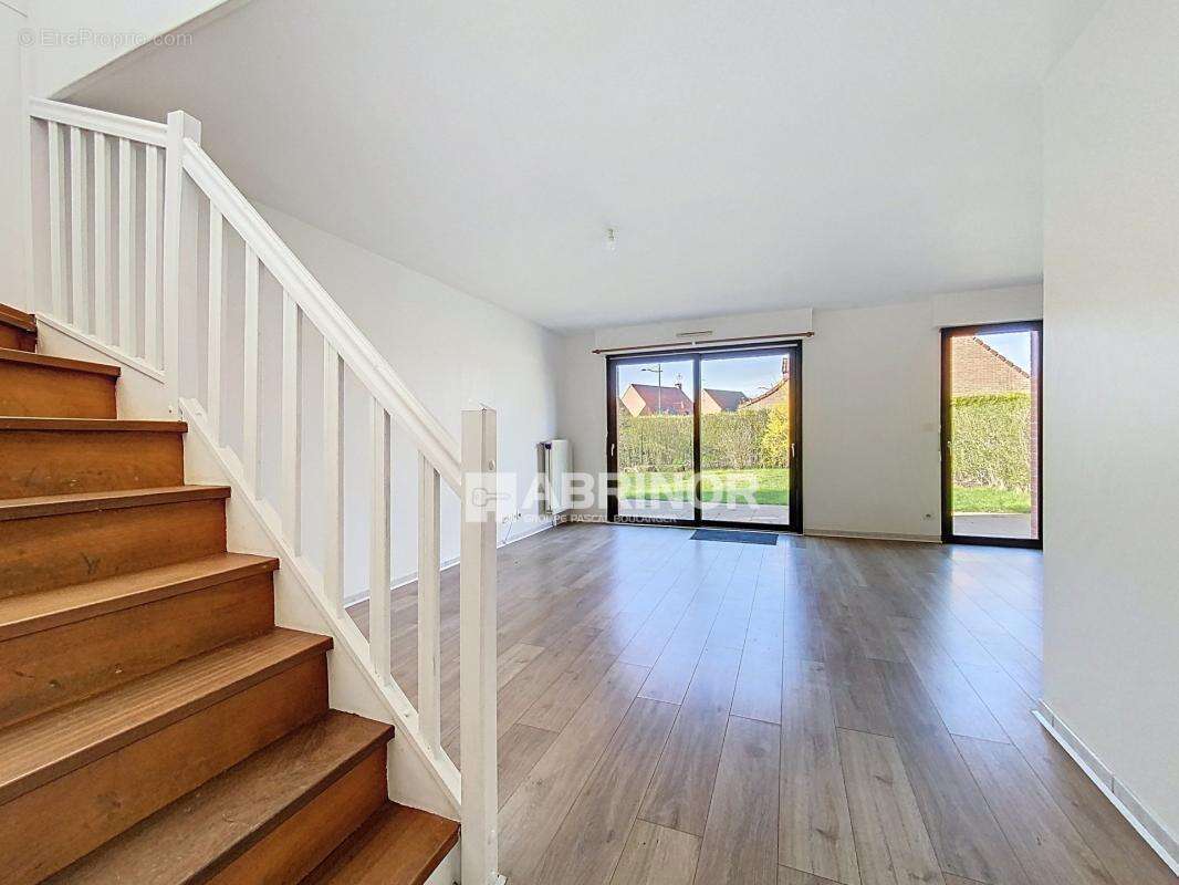 Maison à NEUVILLE-EN-FERRAIN