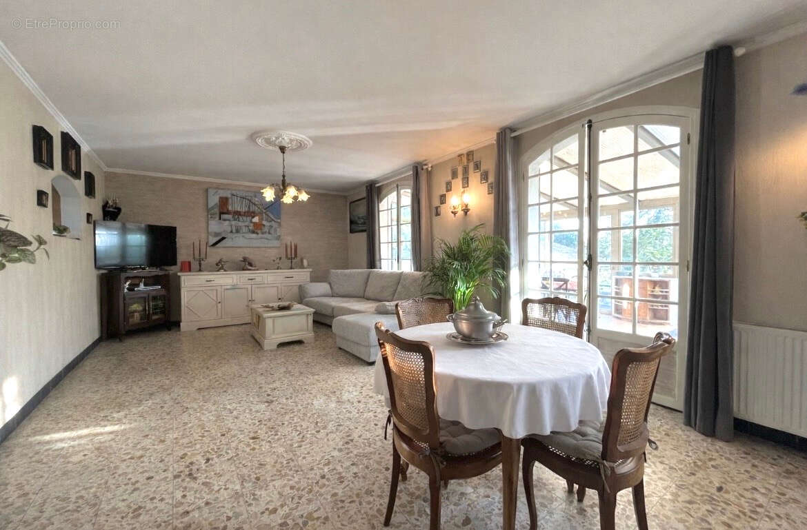 Maison : 6 pièce(s) 120 m²  + Véranda 26m² - photo 7