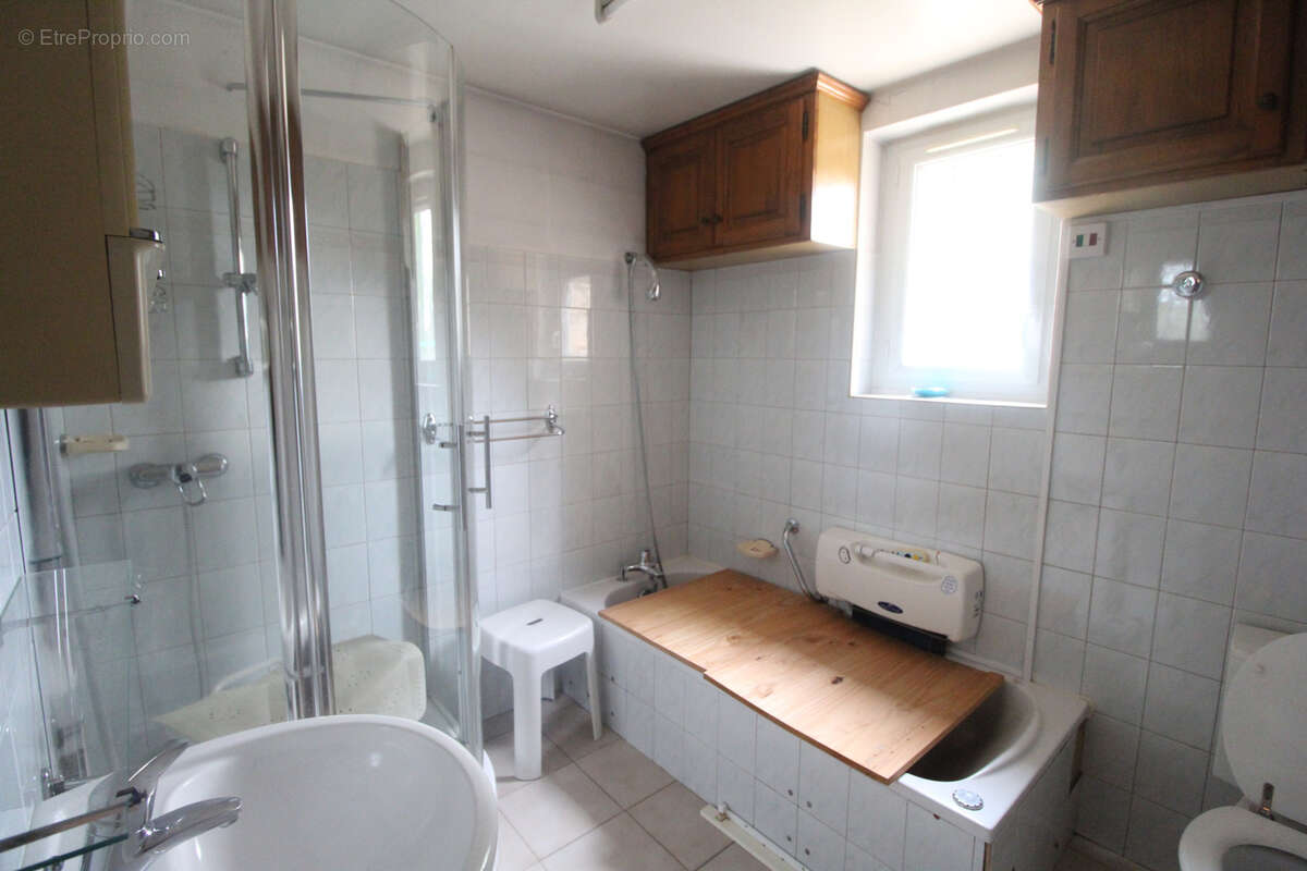 Luberon. A vendre à Gargas, en exclusivité, propriété en pierres avec grand terrain - photo 9