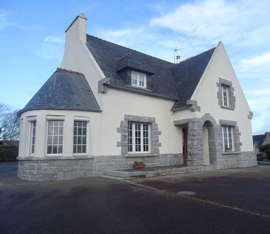 Maison à PLOUGUERNEAU