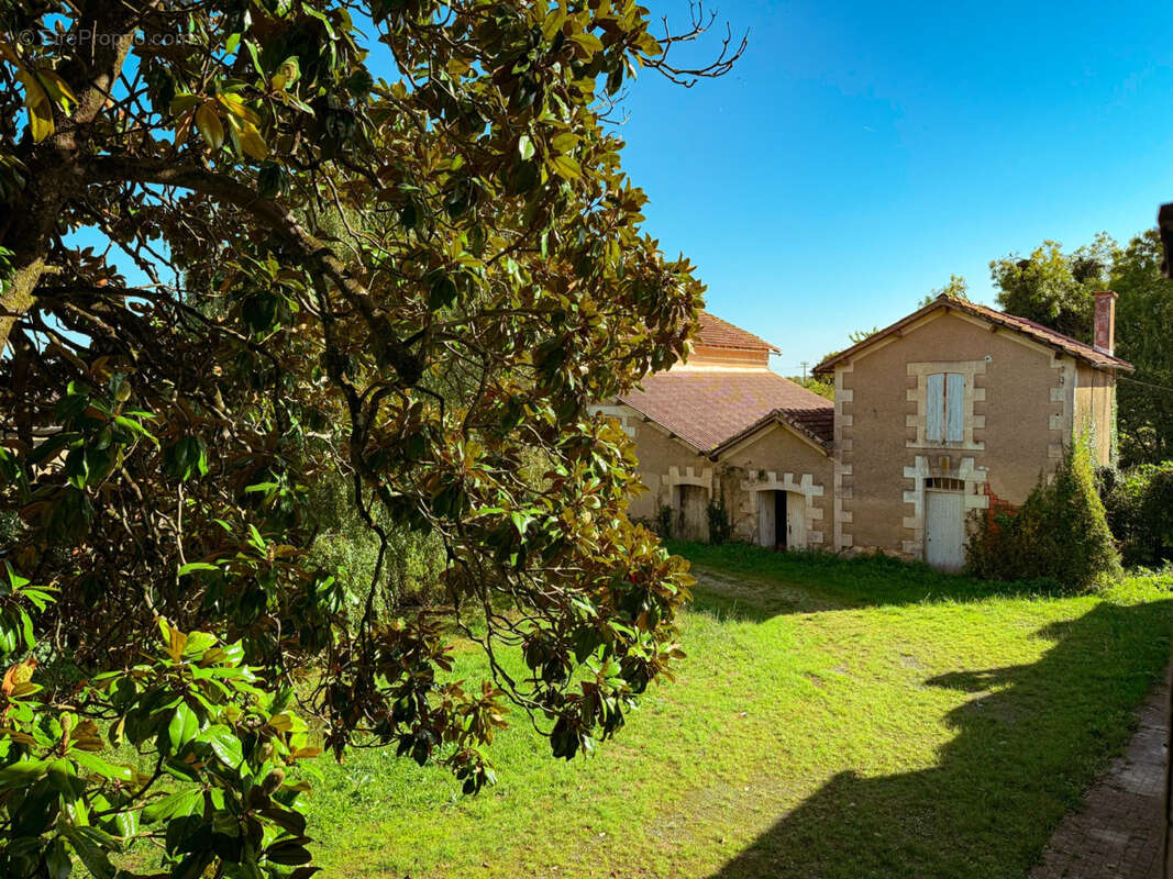 Maison à VILLARS-EN-PONS