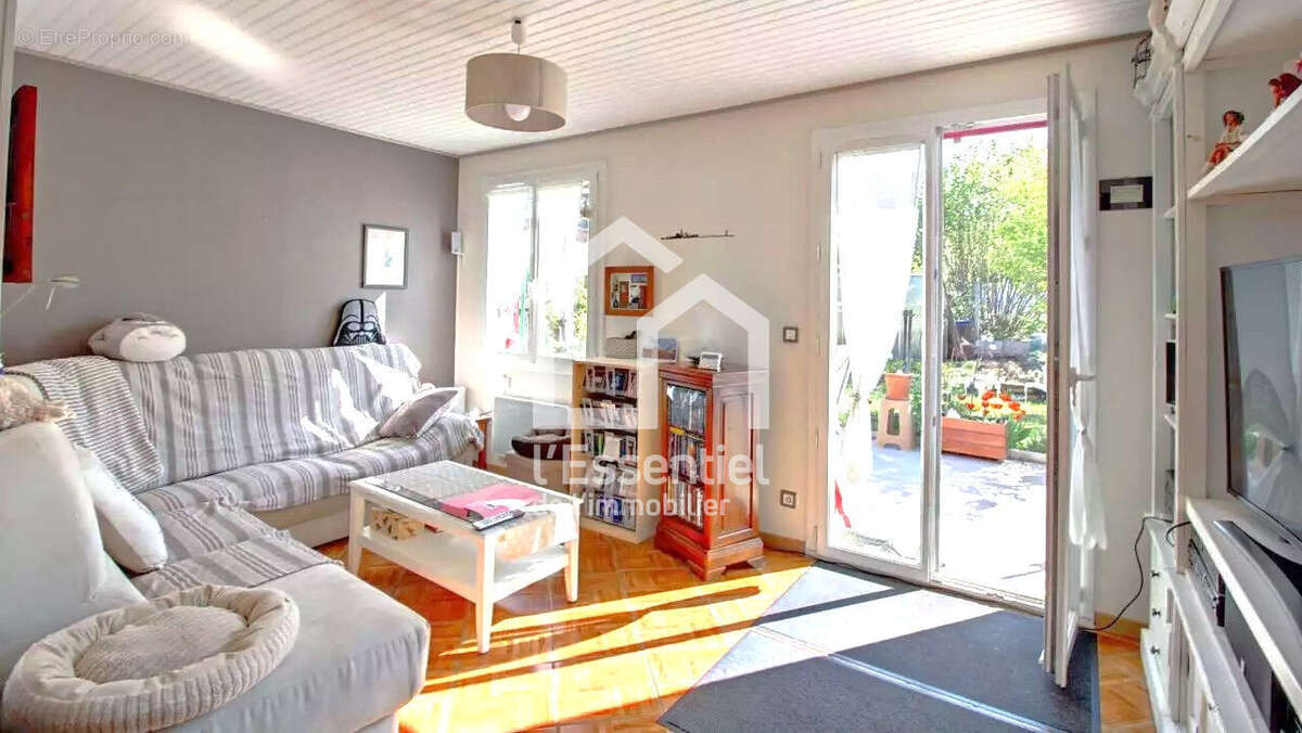 Maison à LES MUREAUX