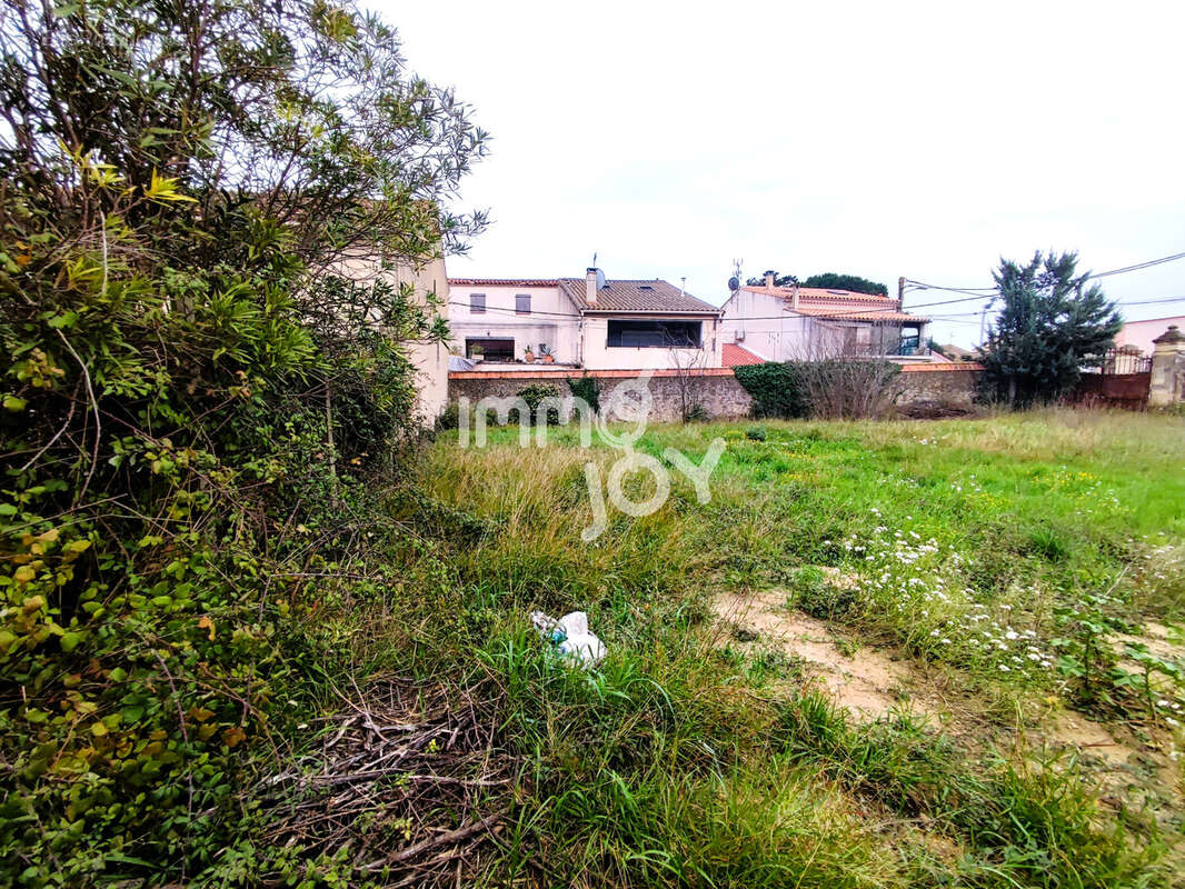 Terrain à SAINT-MARCEL-SUR-AUDE