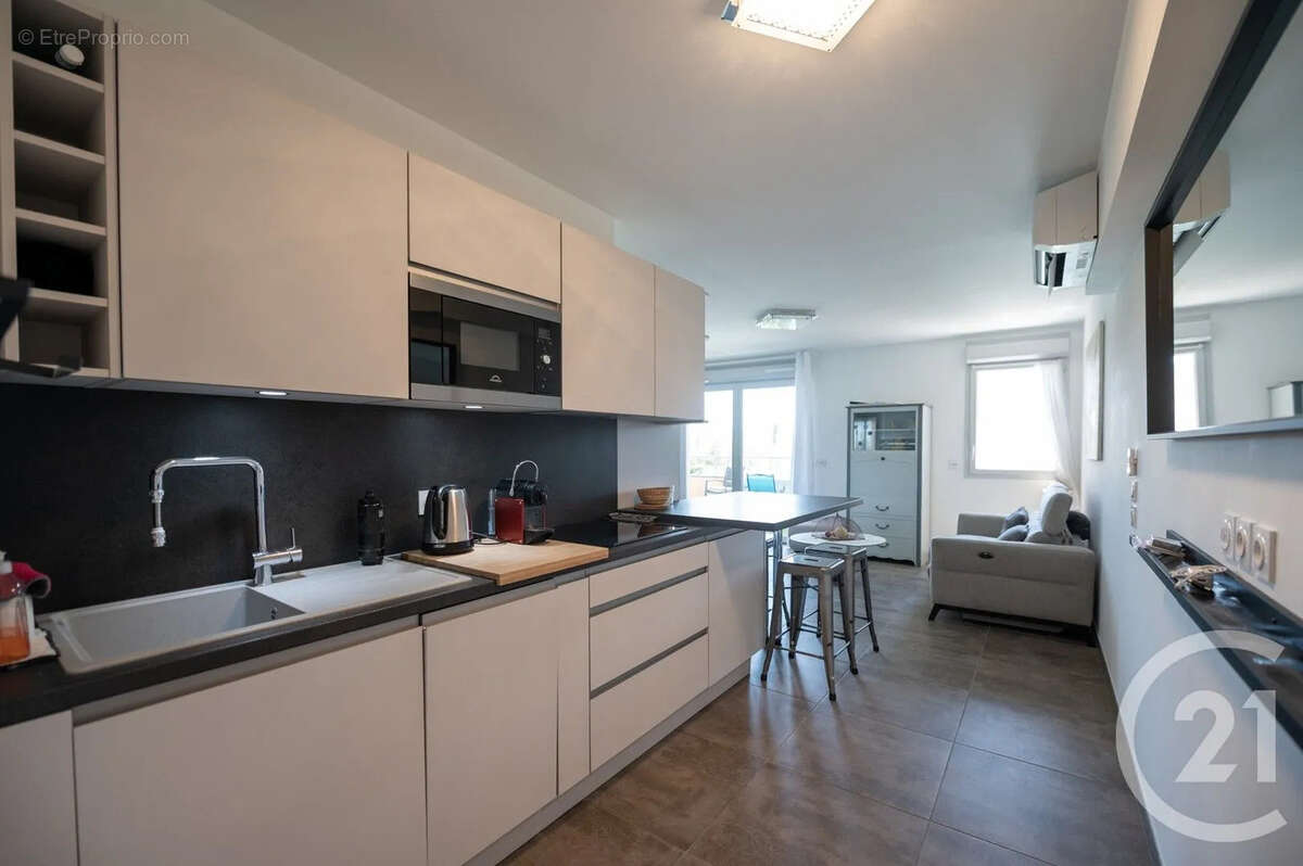 Appartement à BORMES-LES-MIMOSAS