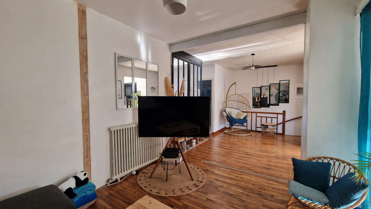 Maison à CELLE-LEVESCAULT