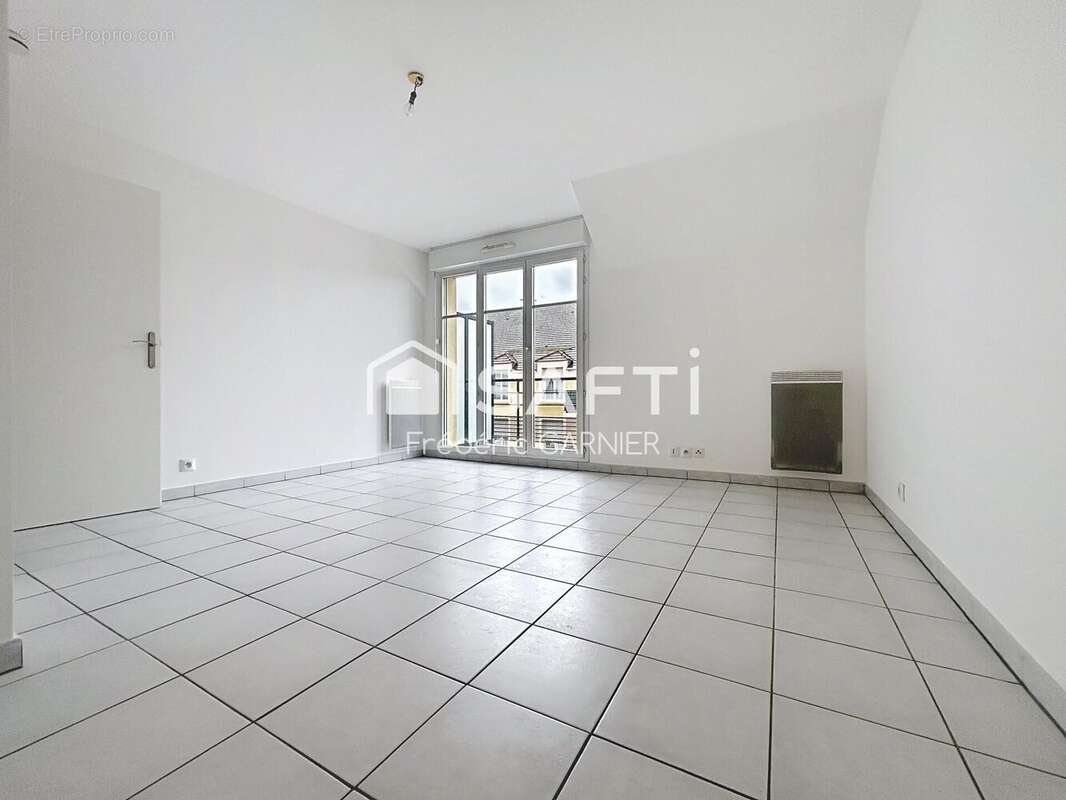 Photo 2 - Appartement à BRIE-COMTE-ROBERT