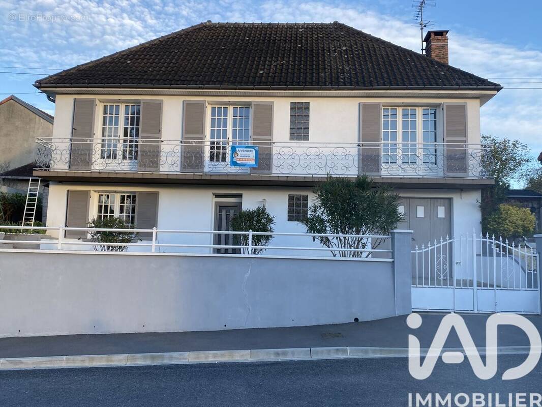 Photo 1 - Maison à MONTLUCON