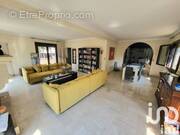 Photo 1 - Maison à VILLECRESNES