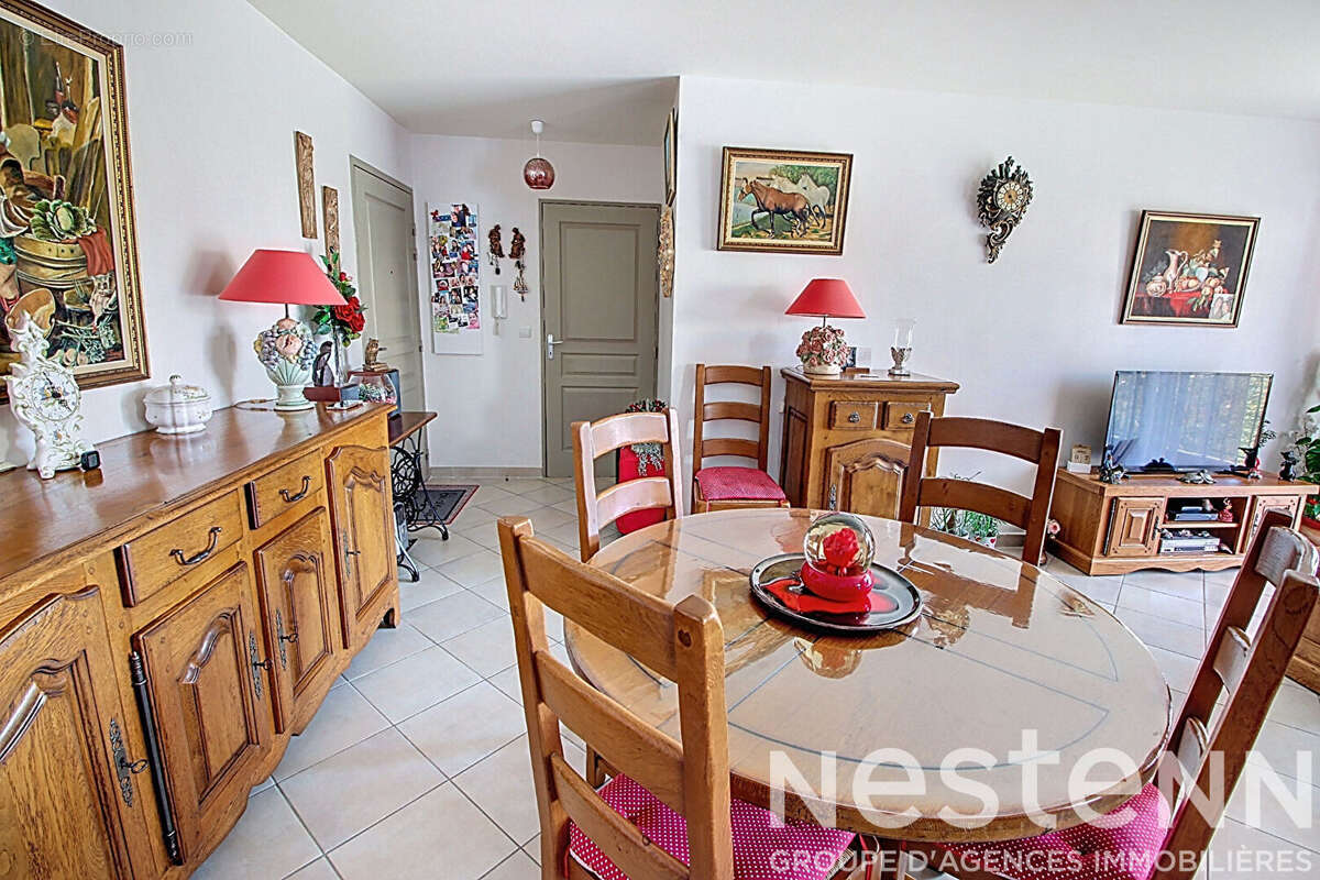 Appartement à SALERNES