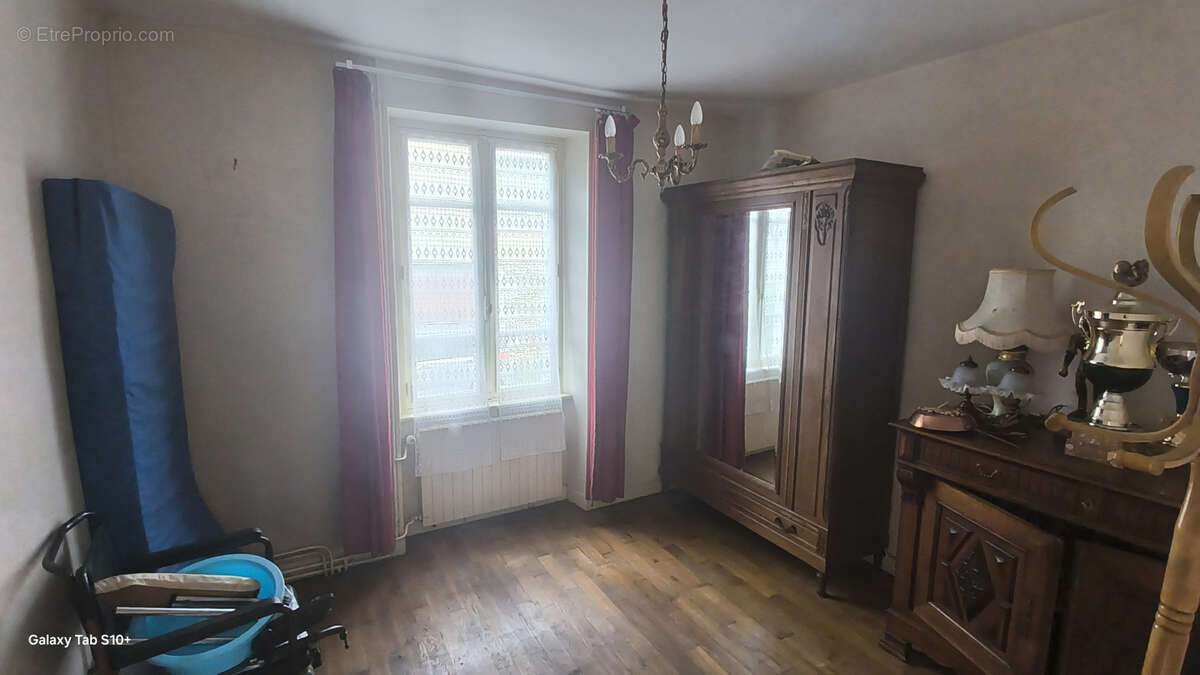 Maison à SAINT-VITTE-SUR-BRIANCE