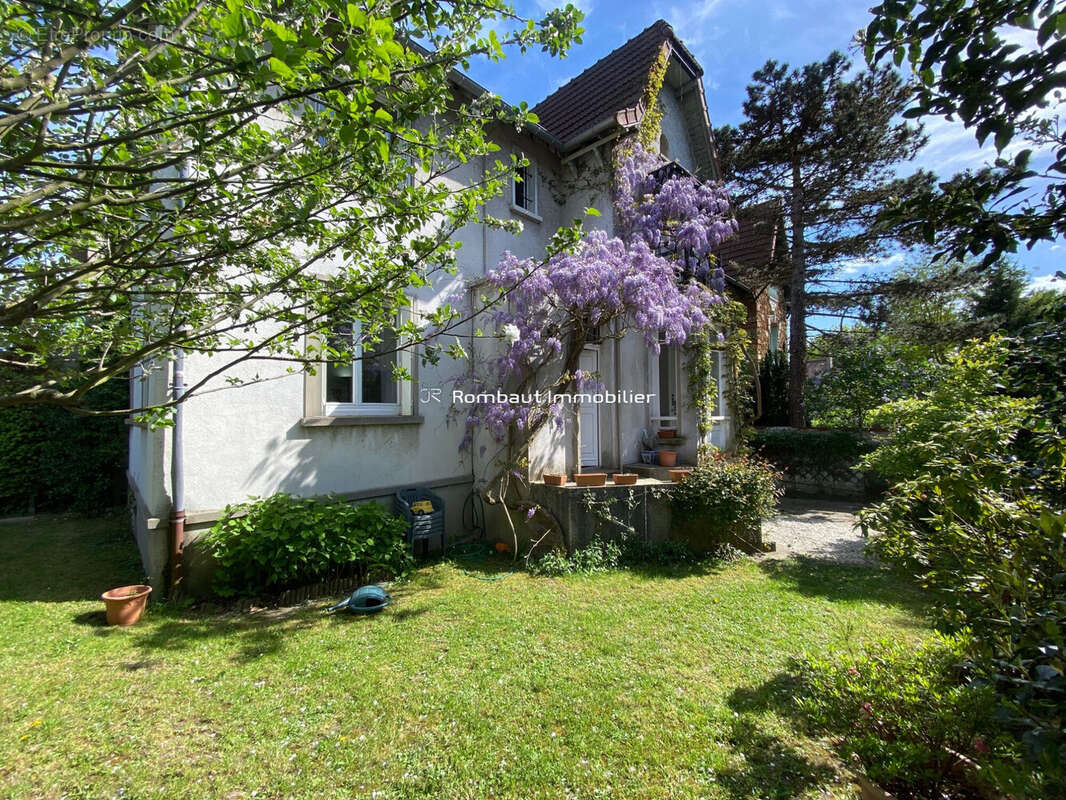Maison à LA CELLE-SAINT-CLOUD