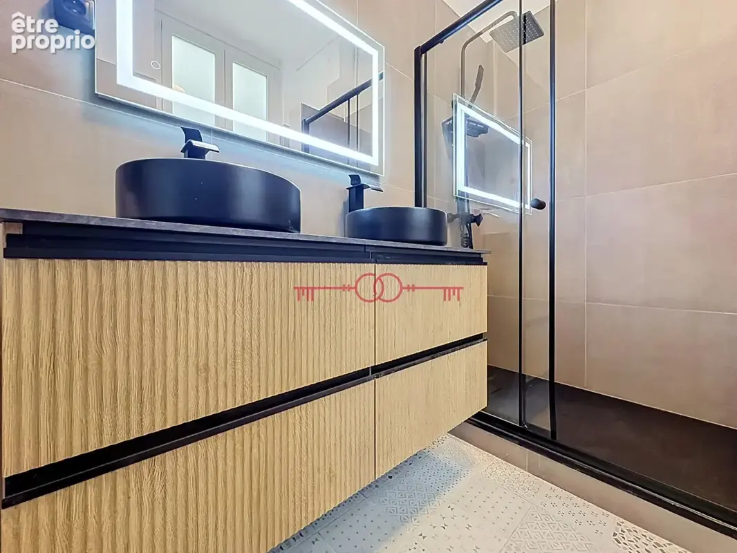 A vendre - reims hypercentre - bel appartement familial de caractère - photo 13