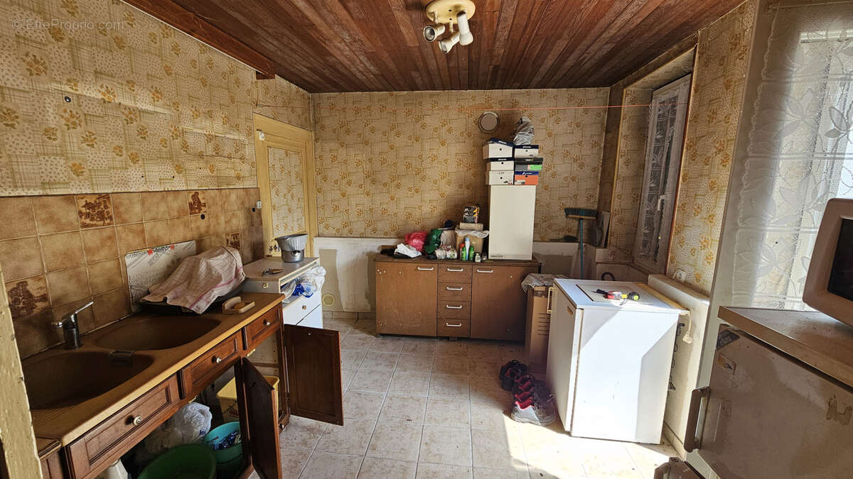 Maison à AINAY-LE-VIEIL