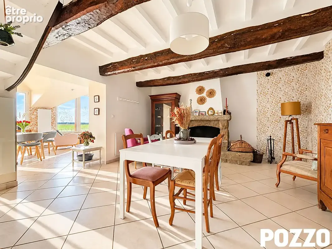 A VENDRE - Vains - Maison 8 pièce(s) 143 m² - photo 6