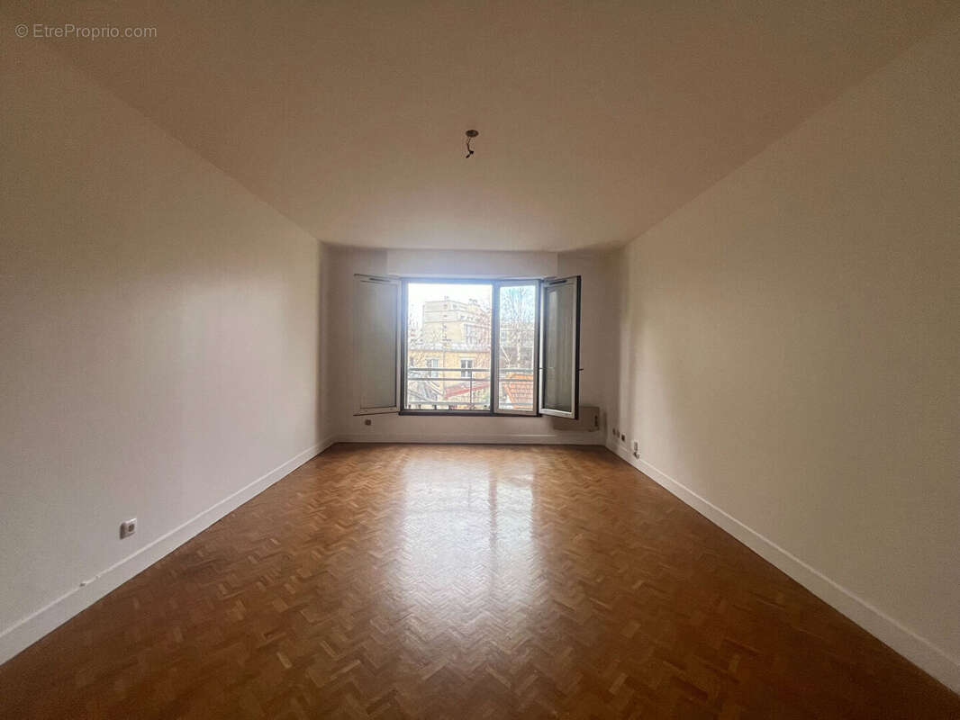 Appartement à PARIS-20E