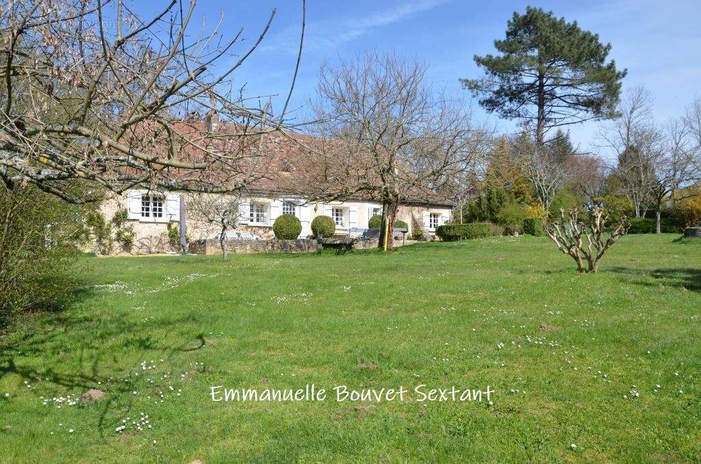 Maison à LIORAC-SUR-LOUYRE