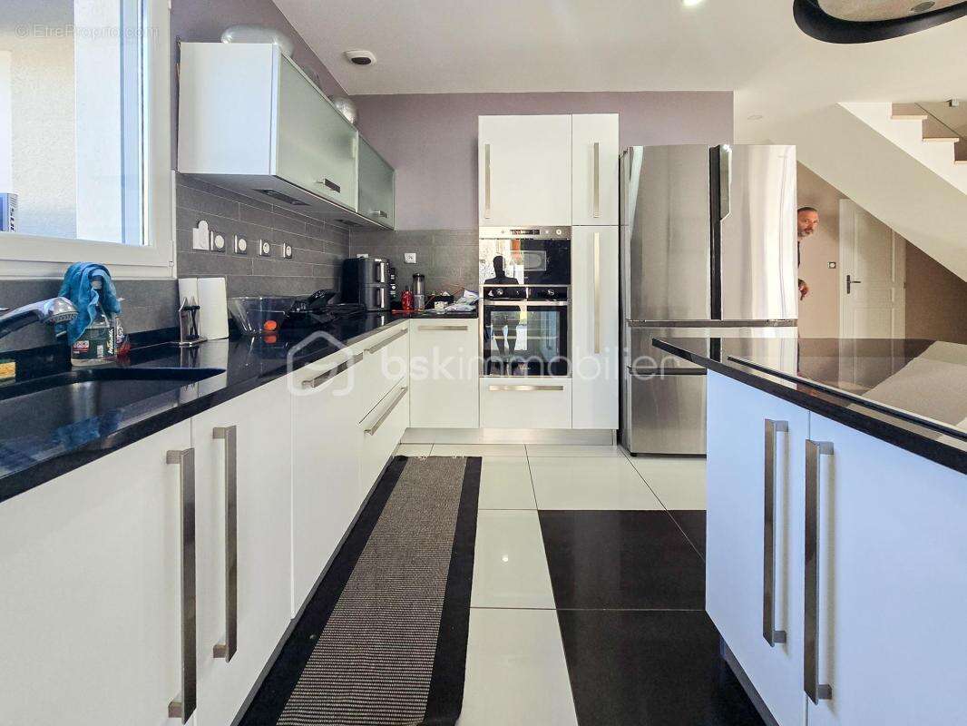 Villa d’architecte familiale de 165m2 – Vaulnaveys-le-Haut, secteur des Ecoles - photo 6
