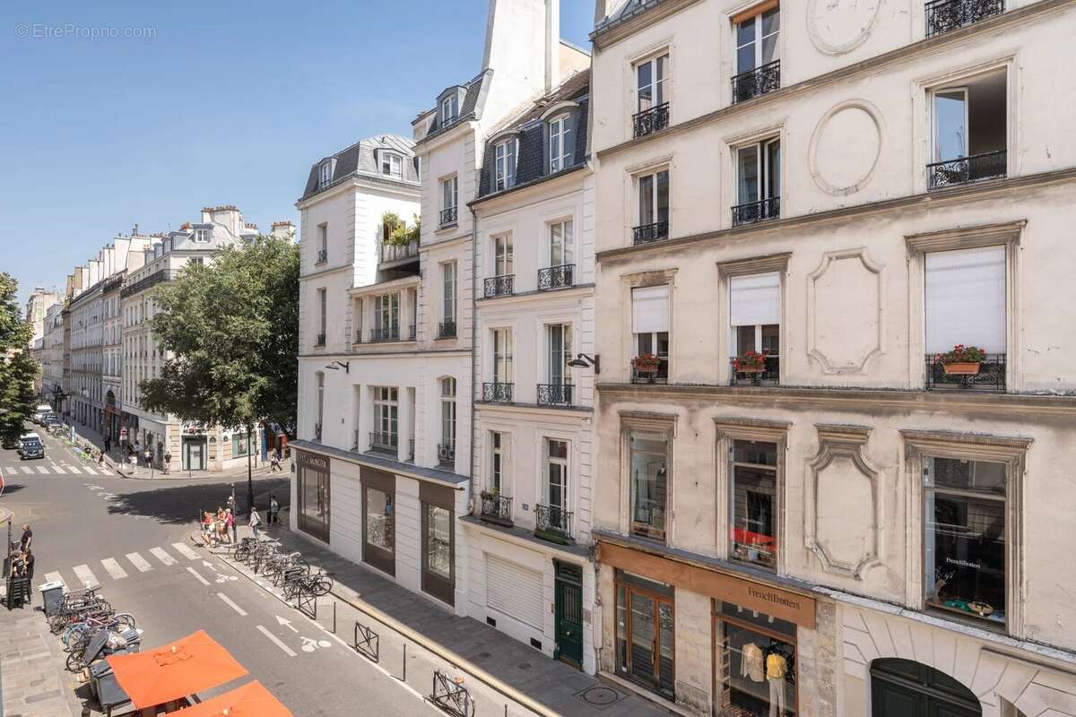 Appartement à PARIS-3E