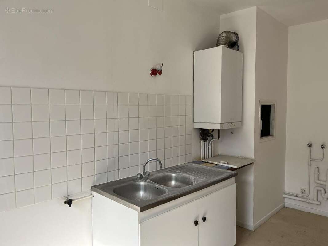 Appartement 800 m² à Sedan  - photo 3