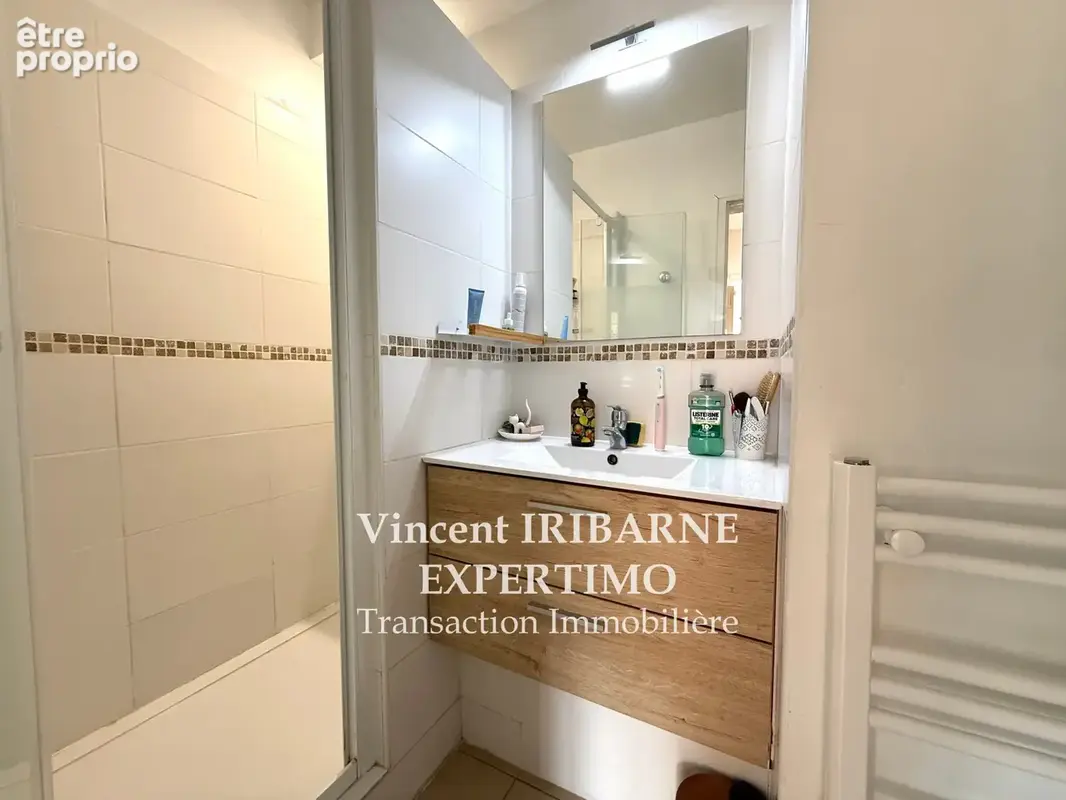Appartement T2, Quartier Saint-Vivien, Terrasse, cave et Parking Privatif - photo 8