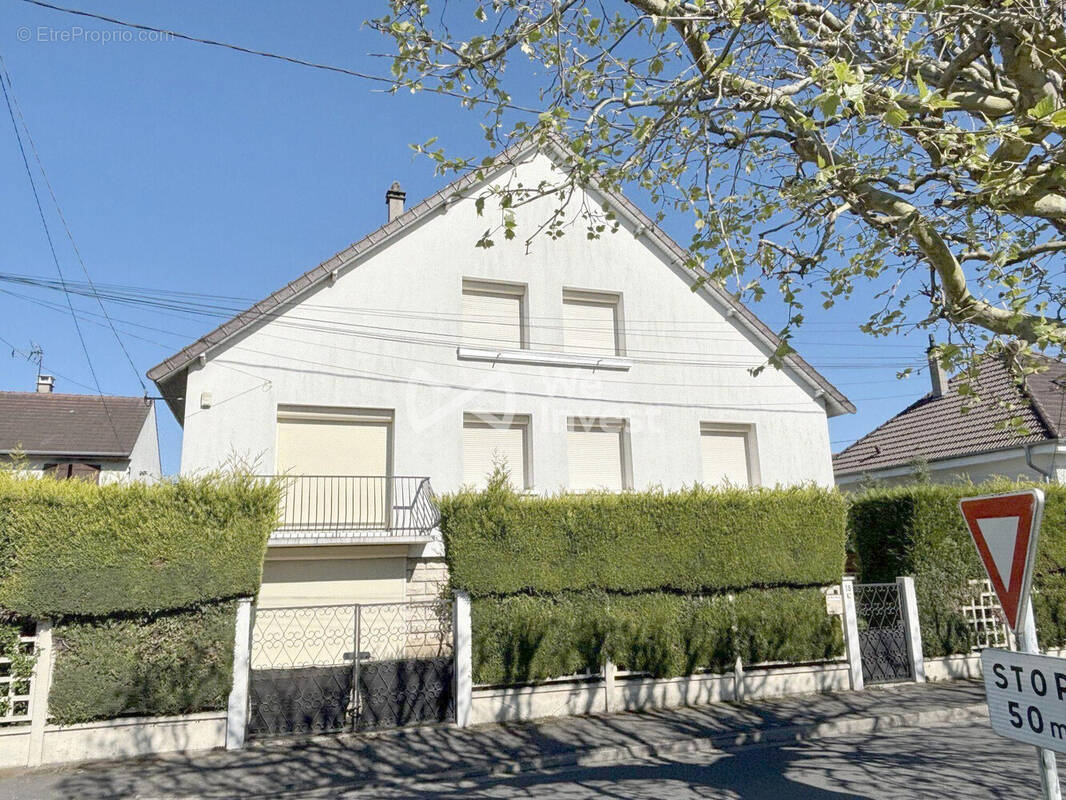 Maison à SAVIGNY-SUR-ORGE