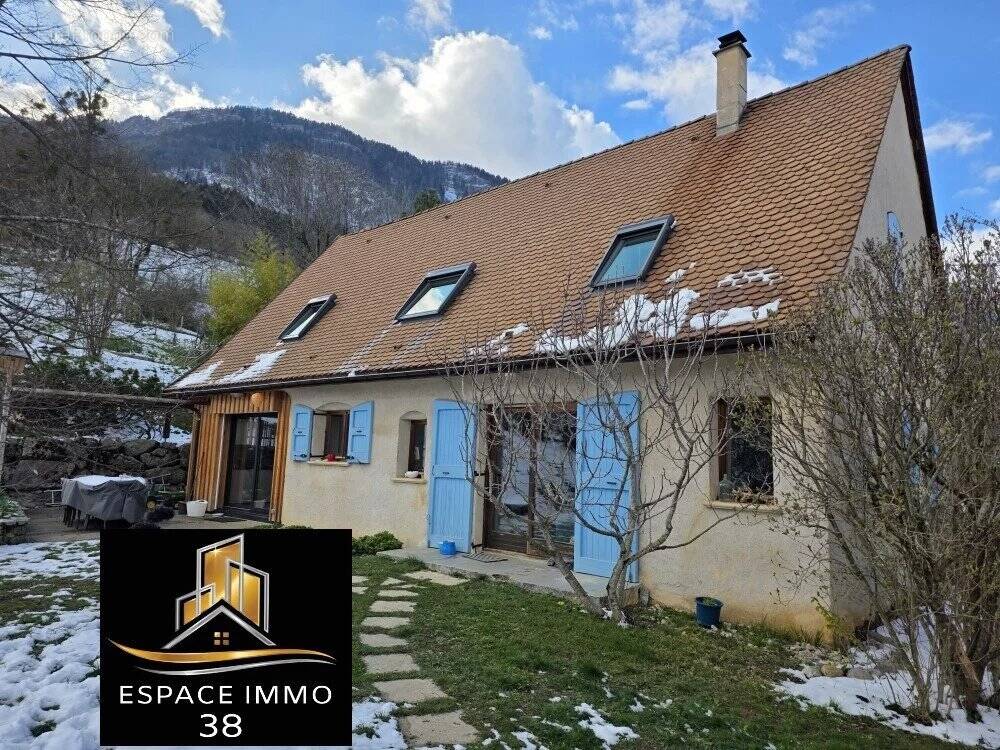 Maison à MIRIBEL-LANCHATRE