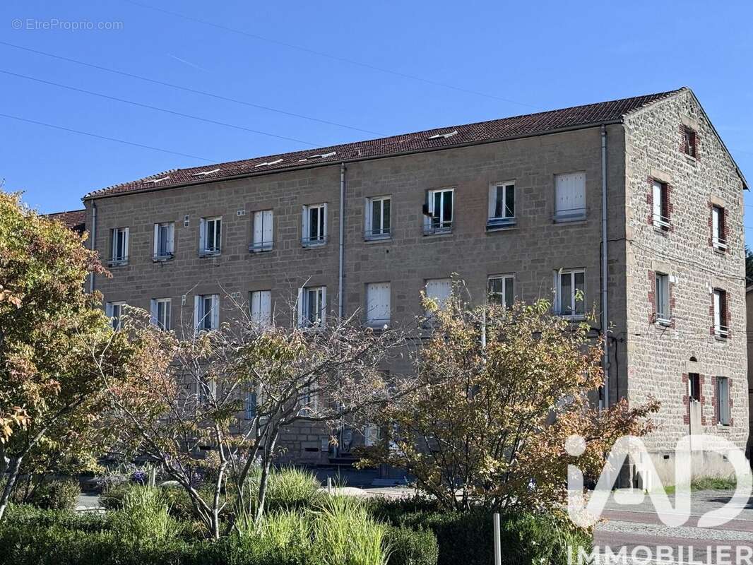 Photo 9 - Appartement à LE CHAMBON-FEUGEROLLES