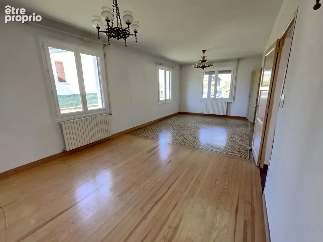 Maison avec fort potentiel à pied des commodités - photo 2